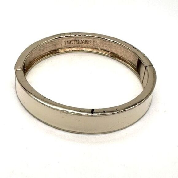 Tokyo Jane Off White Enamel Goldtone Bangle Bracelet - Picture 2 of 12